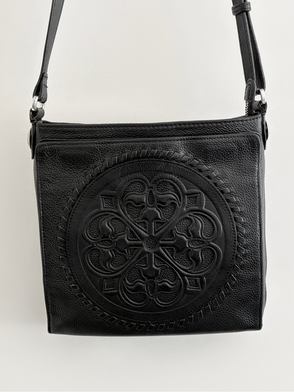 Brighton Ferrara Black Leather Crossbody Bag Purse with Embossed Medallion